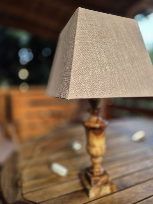 Lampa stołowa z kloszem, alabaster