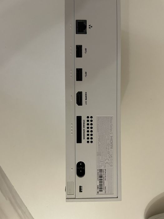 В продаже Xbox Series S.