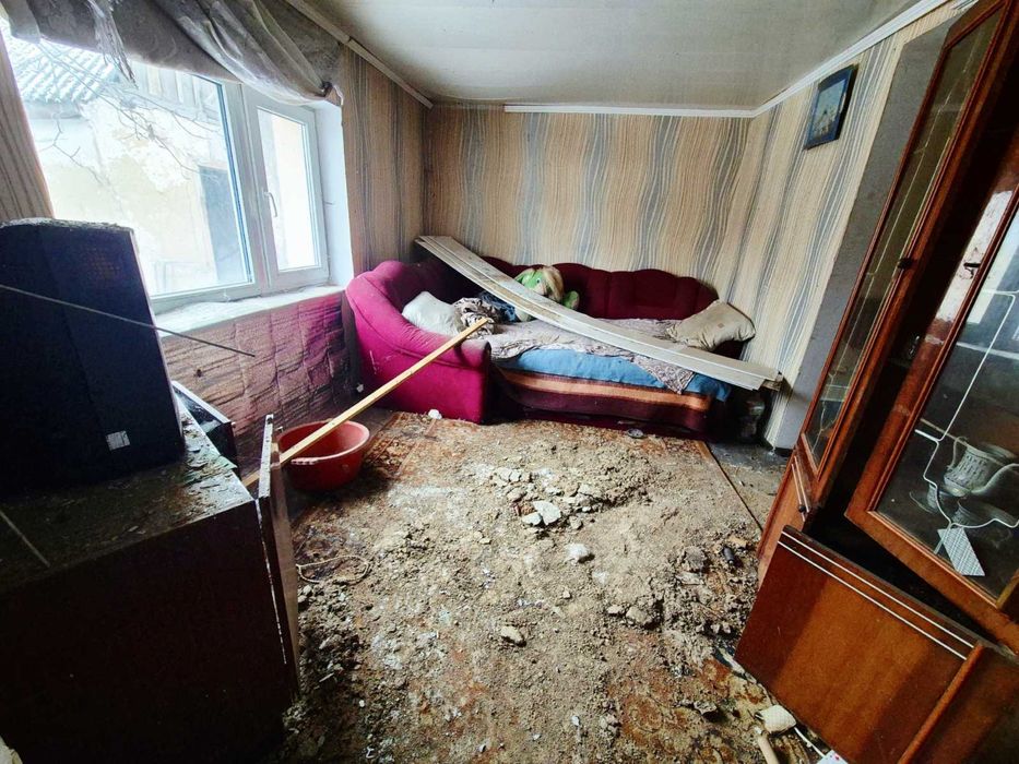 Пів Будинку з окремим подвірʼям.Кушівка