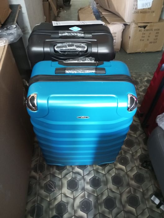 Walizka mała kabinowa L podróżna na 4 kołach z Abs++