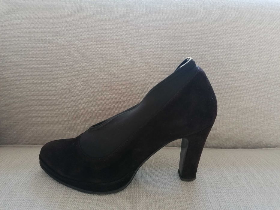 Botins Hera castanhos de camurça e salto alto tamanho 37