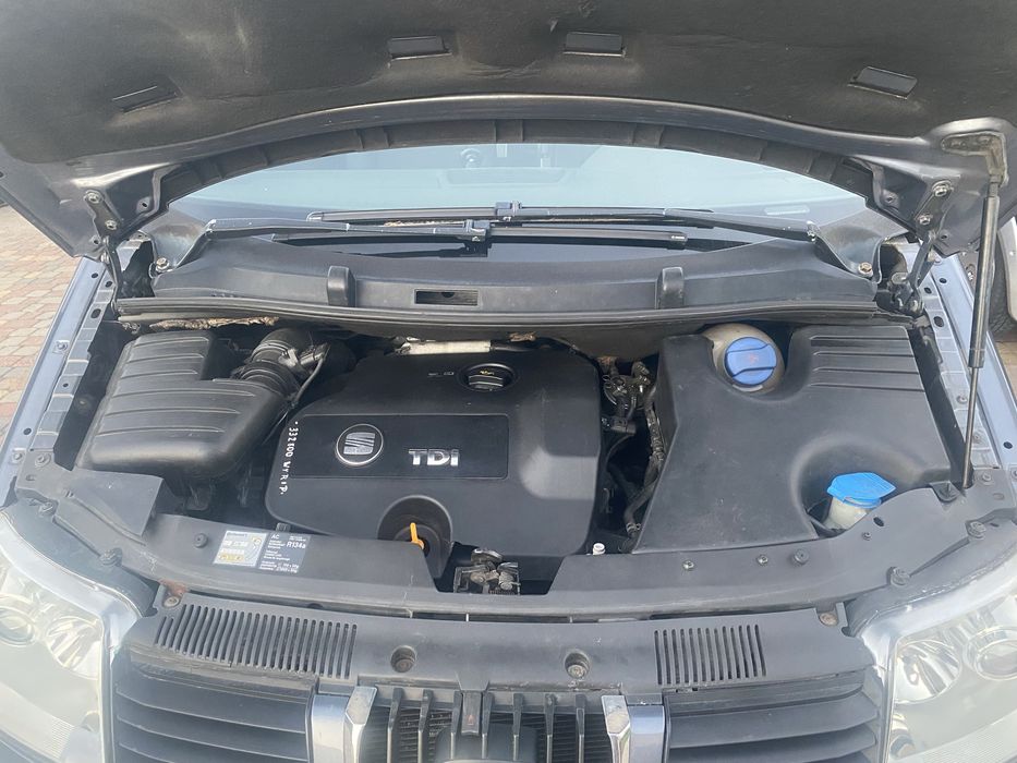 Seat Alhambra jak Sharan 4x4 1.9d, 7 osob, hak 2000kg
