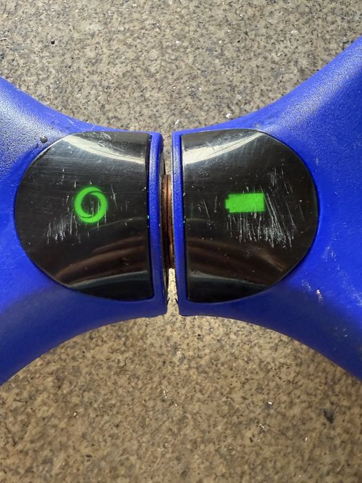 hoverboard  azul com saco e carregador.