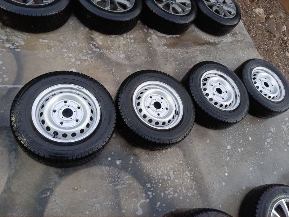 5/160r15 Ford Transit