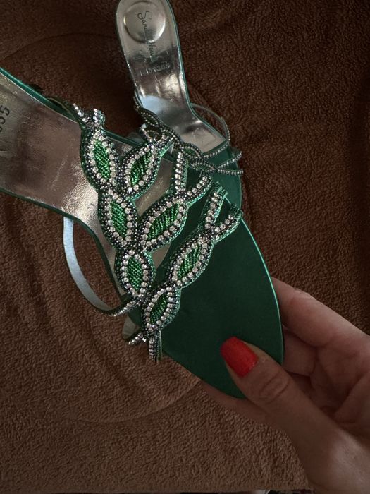 Вечірні босоніжки