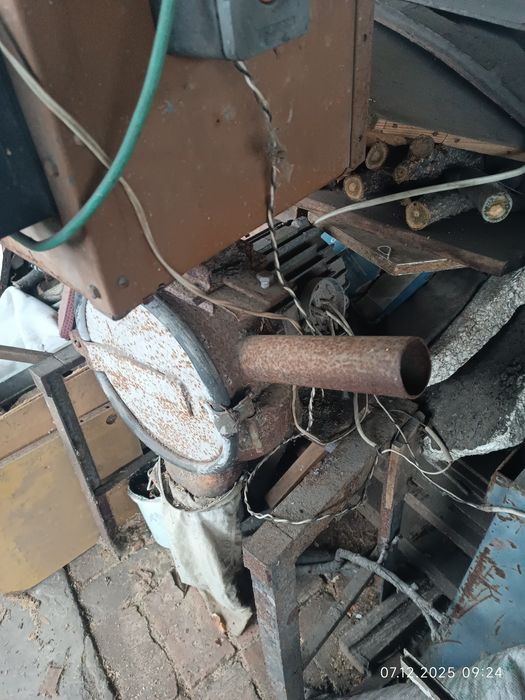 Продам зернодробилку.