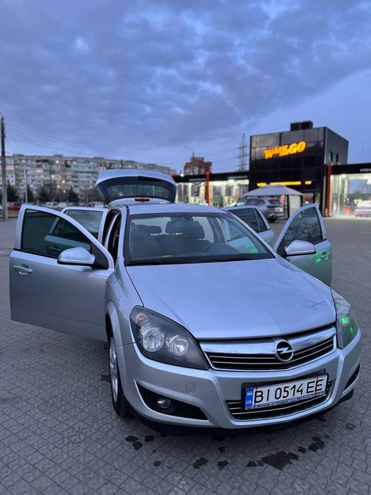 Опель астра н 2013 рік 1.6 газ/бензин