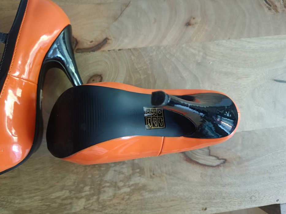 Piękne szpilki styl Louboutin rozm. 36 Infilio