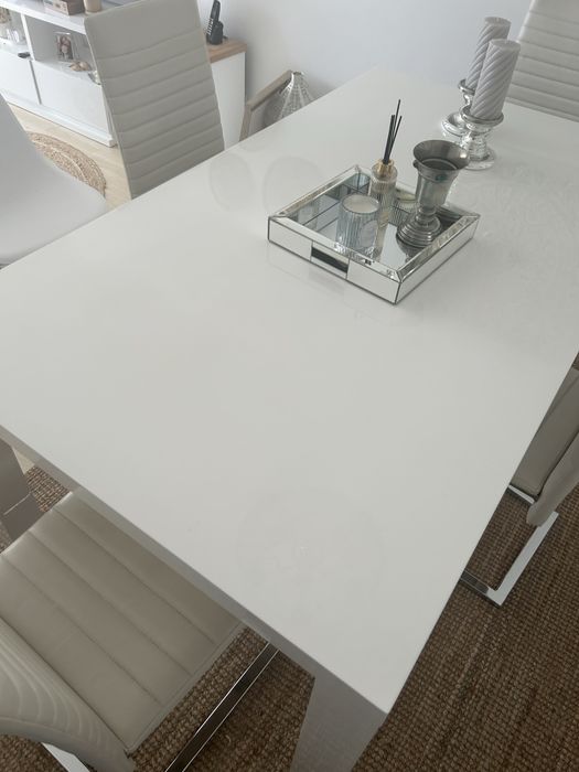 Mesa de jantar moderna