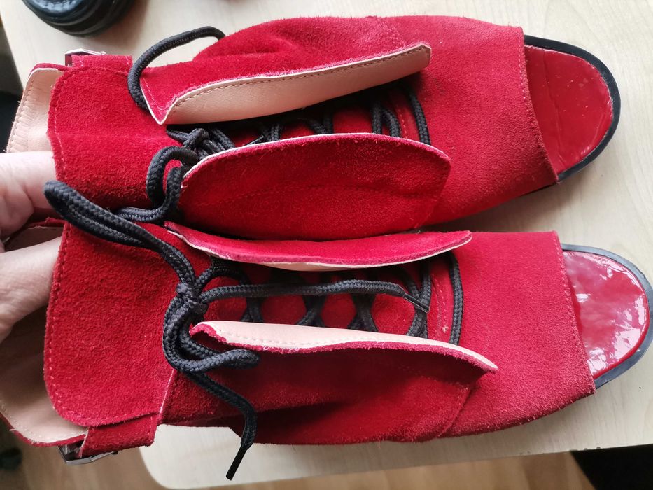 Босоніжки червоні жіночі 39 розмір натуральна замша і шкіра