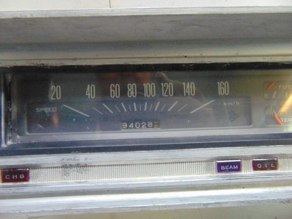 Datsun 1200 conta km´s/Rádio e + peças
