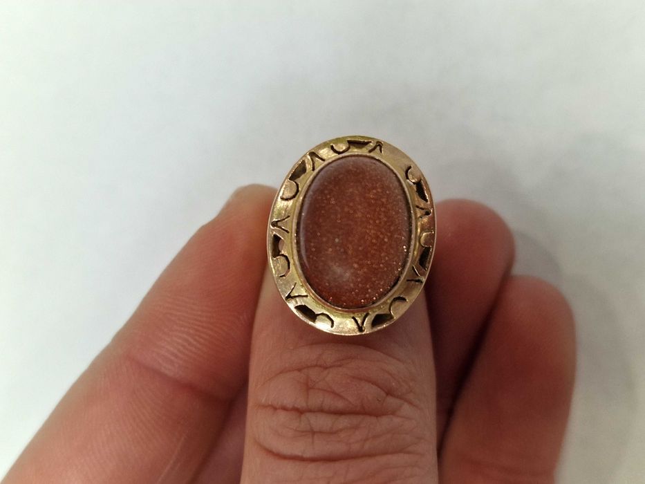 Złoty pierścionek damski/ 585/ 5.43 gram/ R15/ Piasek Pustyni/ 1963-86
