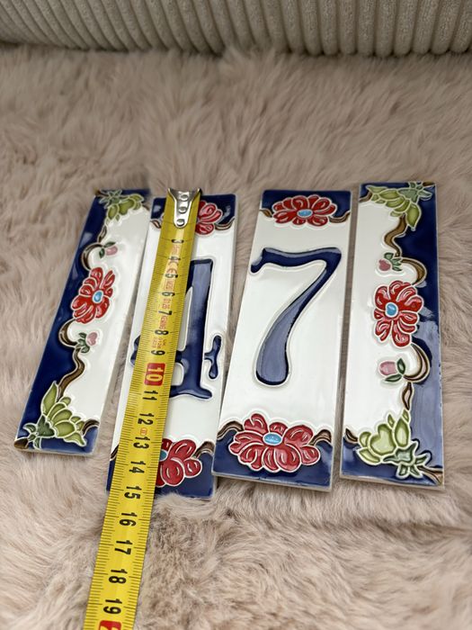 ręcznie wykonane ceramiczne numery na dom