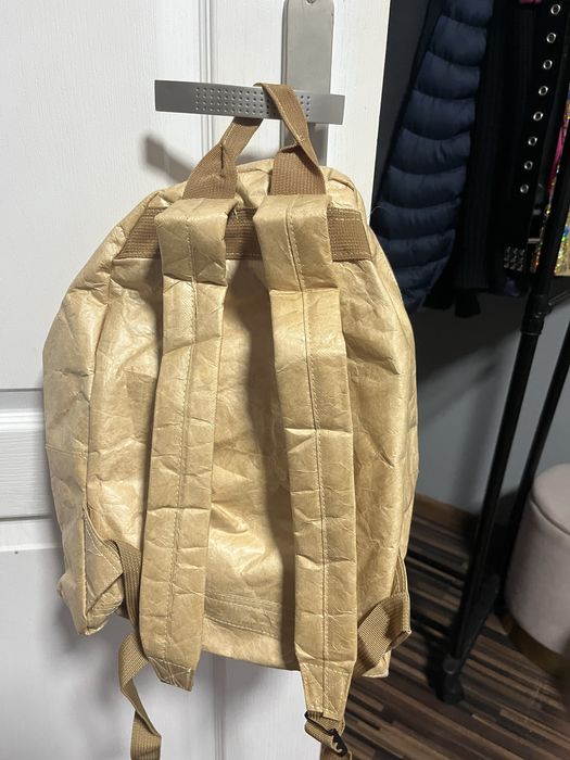 średniej wielkości plecak