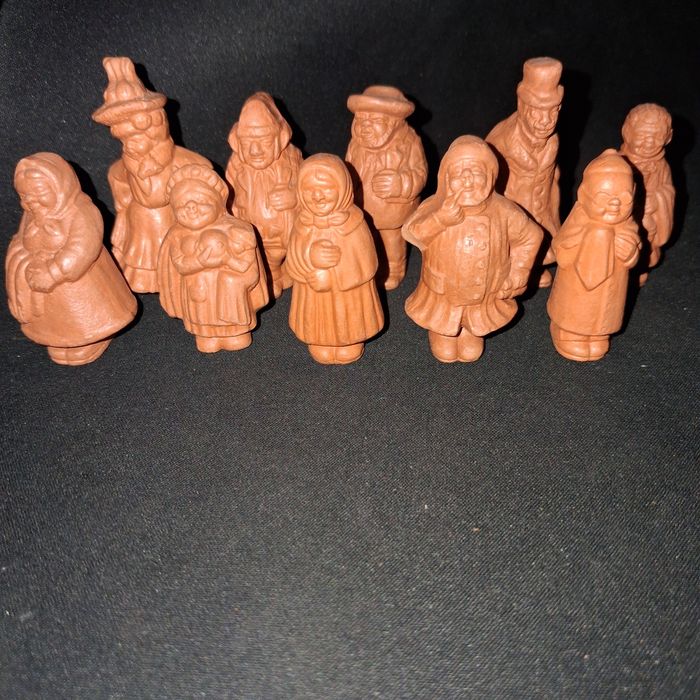 Set of 10 Figures by Luís Elias (1963)