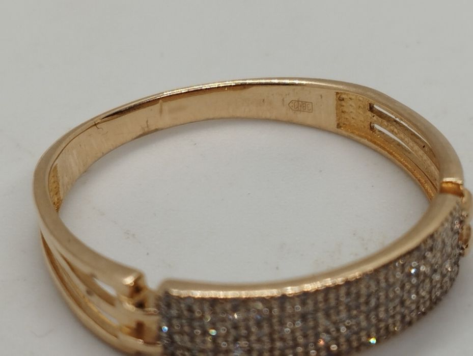Золотое кольцо с бриллиантами 18.2 размер 1.66 грамма