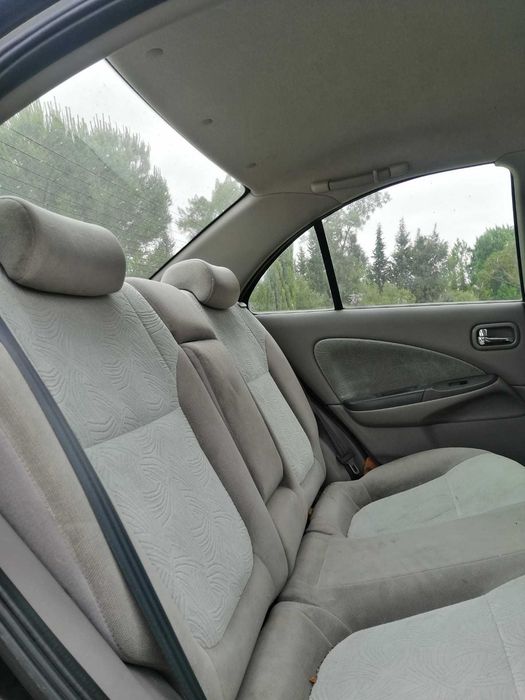 Carro Nissan Almera 1.5 de 2001 para peças