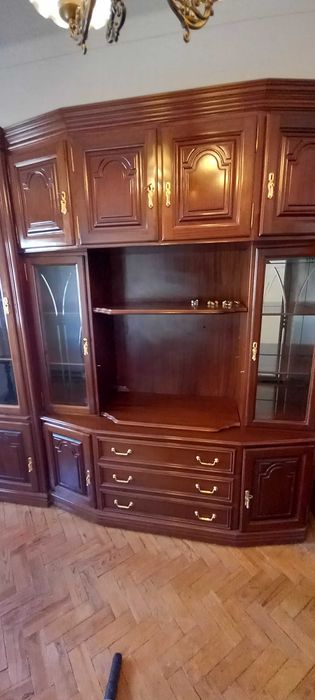 Móvel de Sala, com Cristaleira.  Para desocupar.  Saldos.