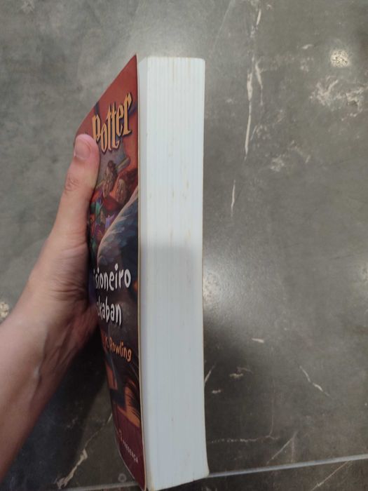 Livro "Harry Potter e o Prisioneiro de Azkaban"