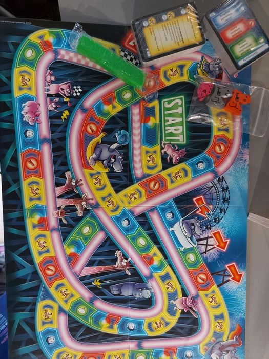 Gra das nilpferd in der achterbahn