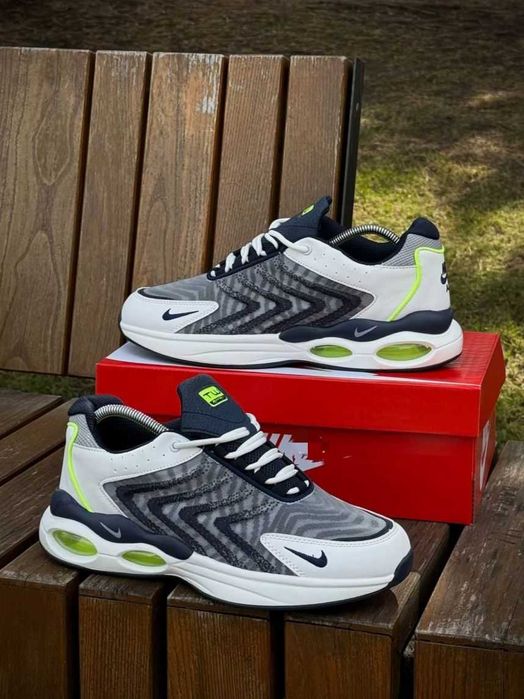 Чоловічі кросівки  Nike Air Max TW V9 чорні black grey neon