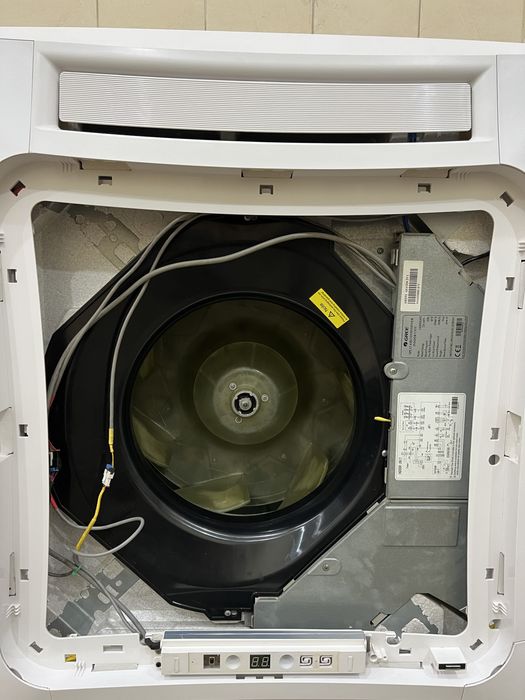 Инверторный кассетный кондиционер Gree 30 (до 100 м2)