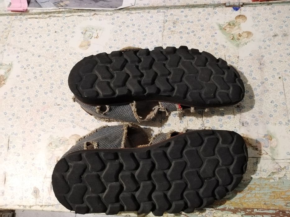 Vendo sapatos novos para homem bom estado
