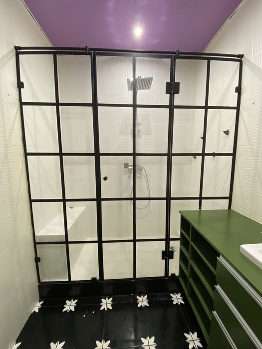 Скляні двері в душову перегородка скло