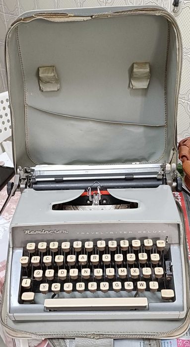 Máquina de escrever antiga