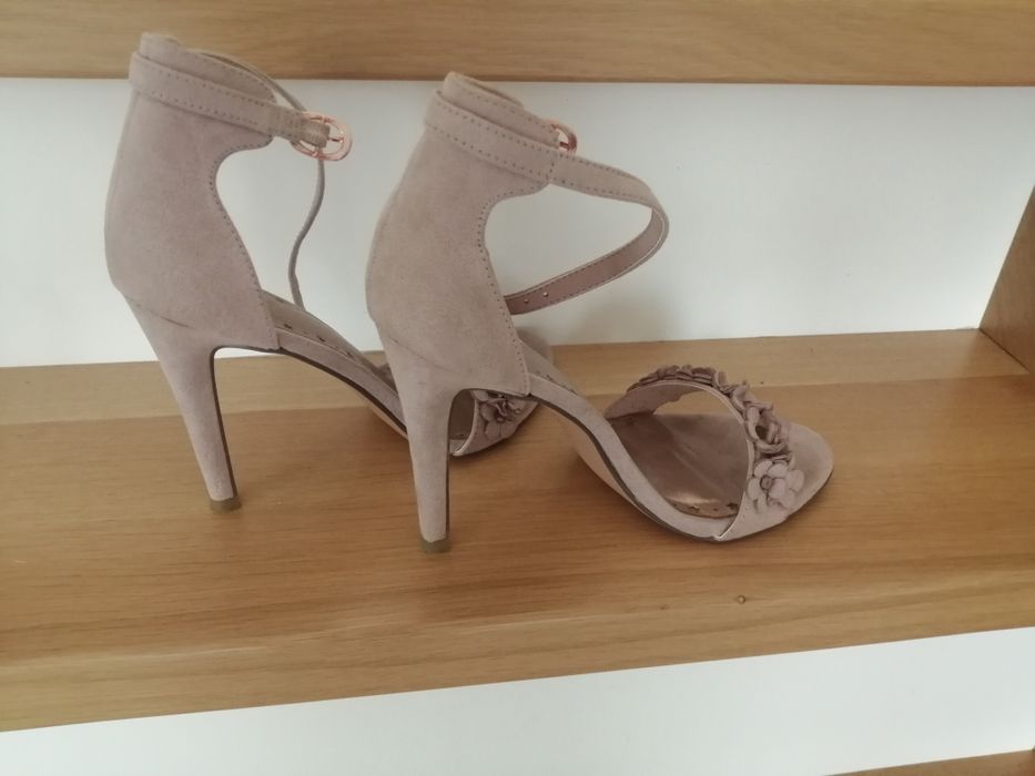 Buty na obcasie stan idealny