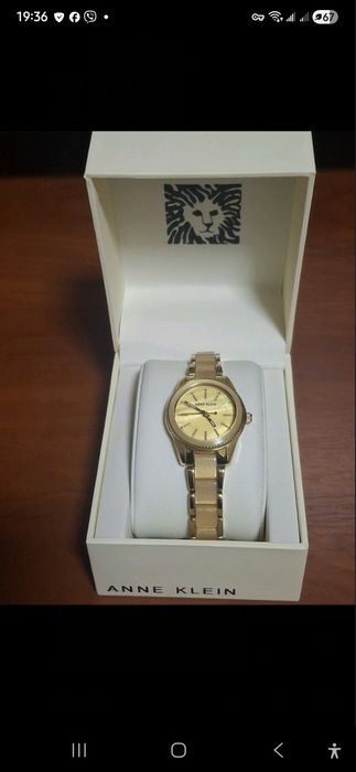 Продам часи жіночі Anne Klein