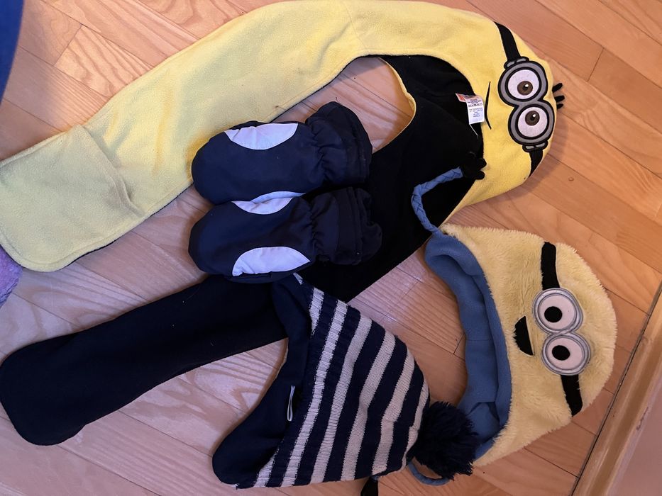 Czapki minionki plus gratisy 4-8 lat