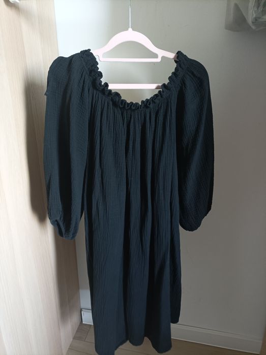 Sukienka czarna z wiązaniem plus size