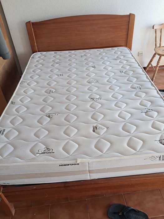 cama.de.casal com colchão