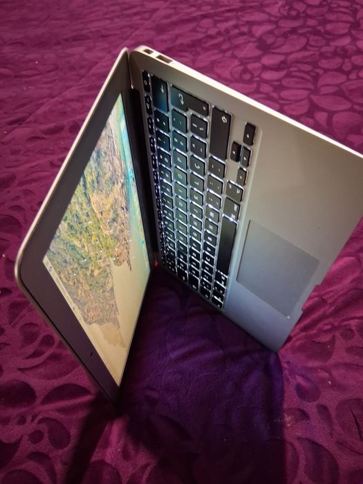 Portátil Apple versão 10.15.7 Macbook Air