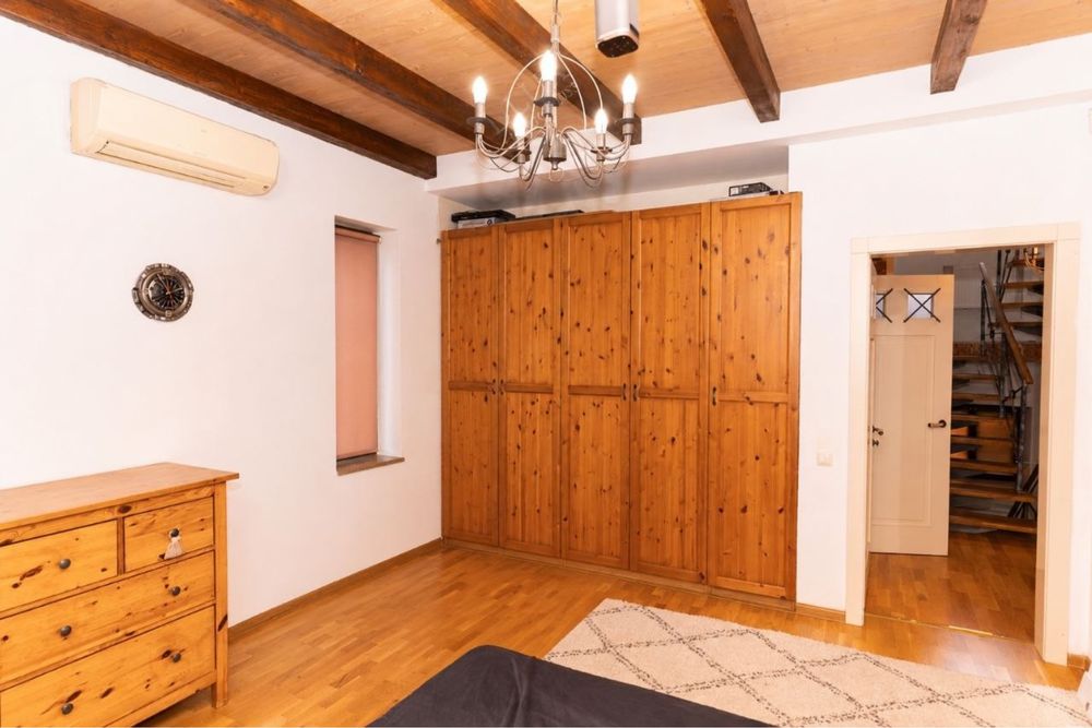 Кирпичный, капитальный дом 240 м² c подвалом, р-н 10 ст.Б Фонтана