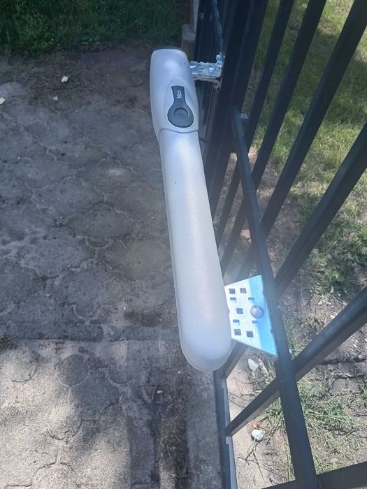 Montaż napędów do bram, kamer CCTV, systemów alarmowych SSWiN
