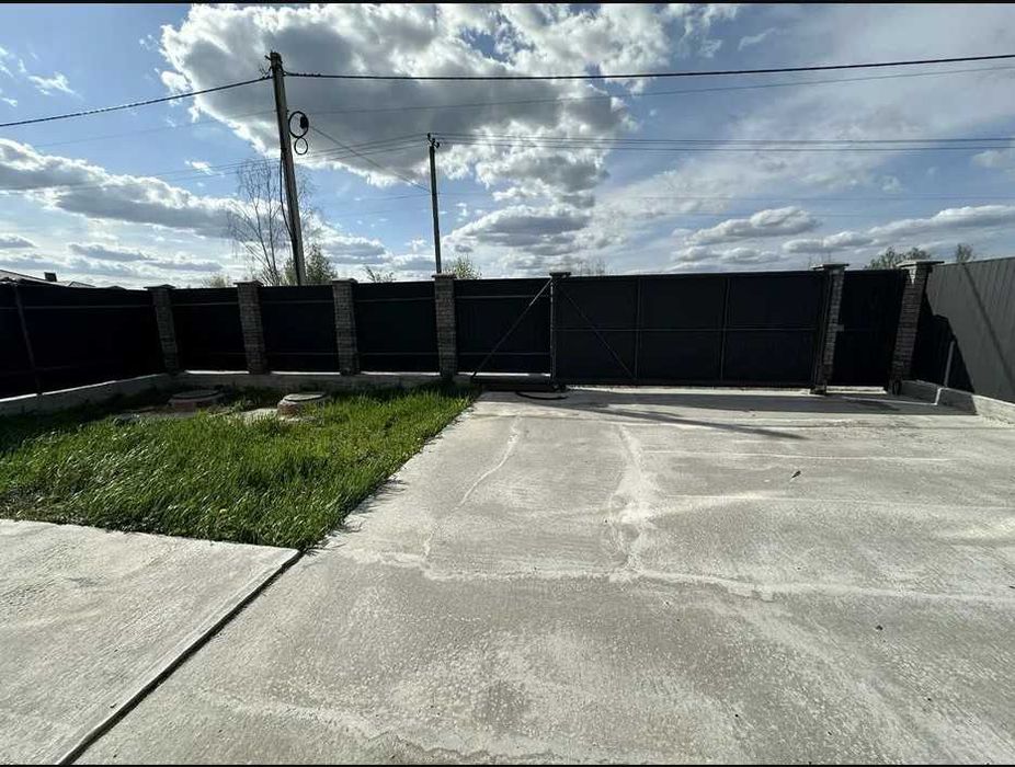 Продаж дуплексу с.Білогородка ,127 кв.м.,5 сот.землі,місце під 2 авто!