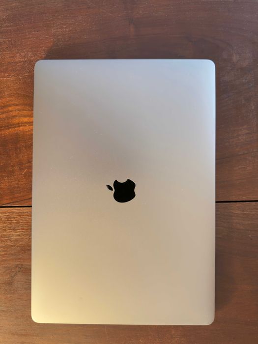 Macbook Pro 15'' i7 2018 - 16gb RAM / 256 SSD