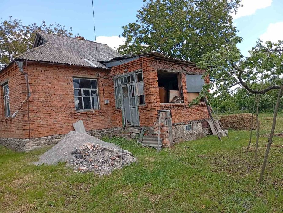 Продаж.Будинок та земельна ділянка.Браїлів.