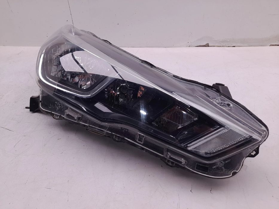 Ótica / farol direita NISSAN Micra V (K14)