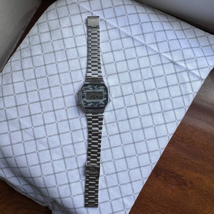 Zegarek męski Casio A168WE srebrny lata 80 te