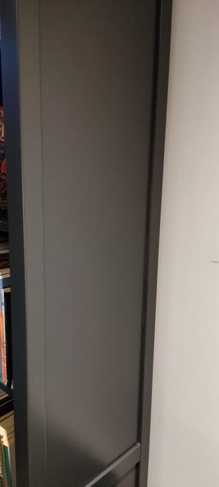 Estante HEMNES lacada em cinza escuro