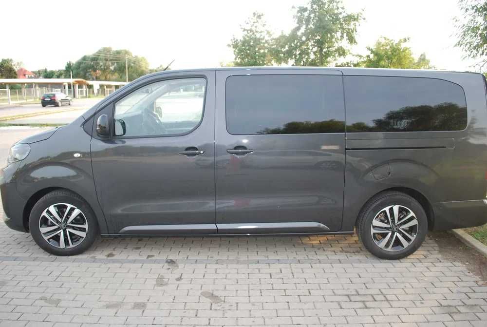 Wynajem busa wynajem busów 9 osób Citroen SPACETOURER Nowy Model 2024