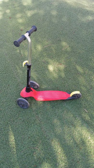 Trotinete Btwin 3 Rodas Criança Vermelha - excelente estado