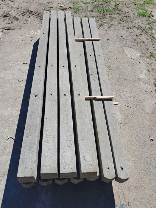 Betonowy słupek do siatki