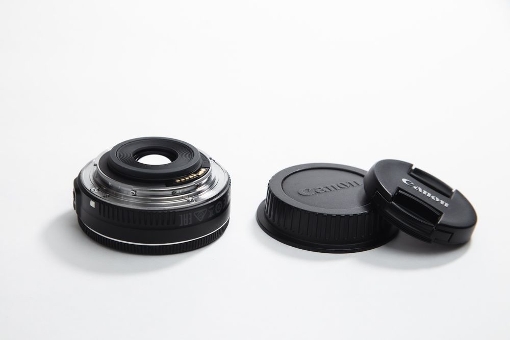 Canon EF-S 24mm f2.8 STM гарний стан