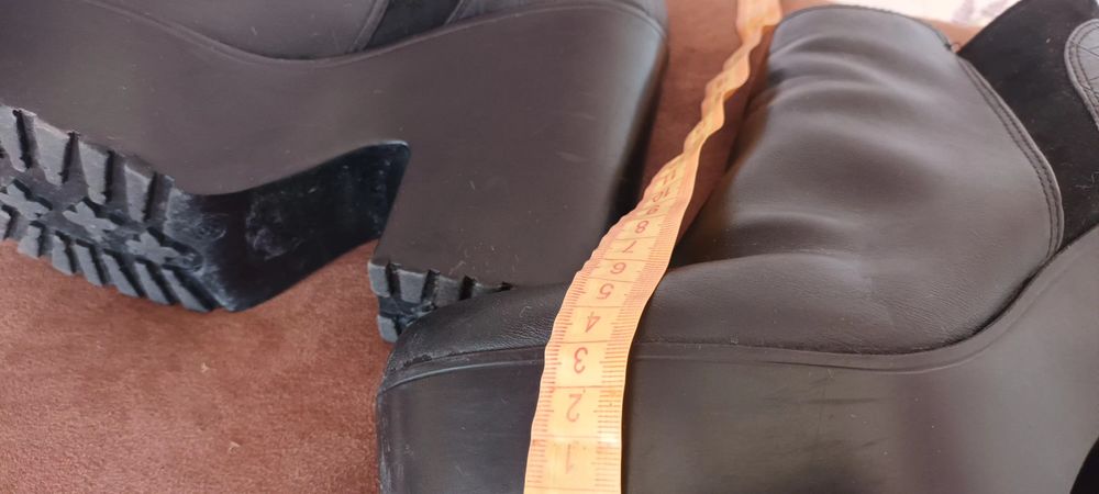 Botki na wysokiej platformie