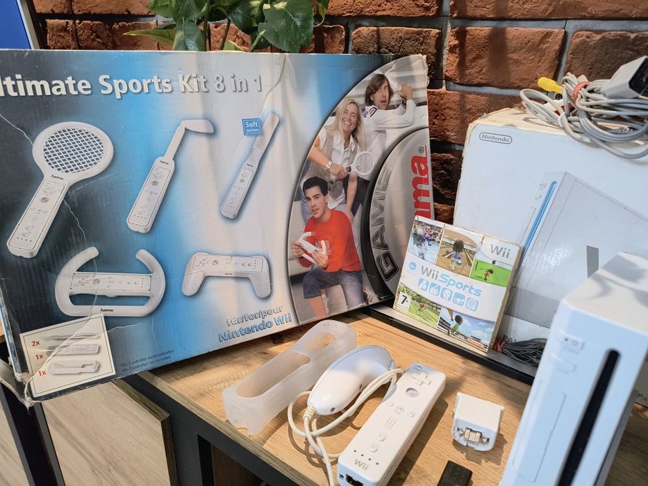 Nintendo Wii BOX przerobiona CFW + dysk + zestaw akcesoriów