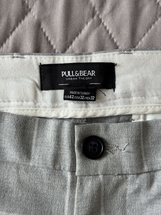 Чоловічі сірі класичні штани Pull&Bear